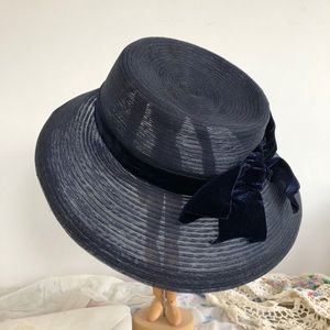 Vintage 1940-1950 blue hat